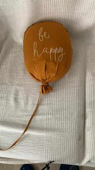 Cojín decorativo forma globo be happy