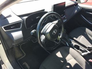 Toyota Corolla 1.8 125 Híbrido Active Tech E-CVT Sedán 90 kW (122 CV)