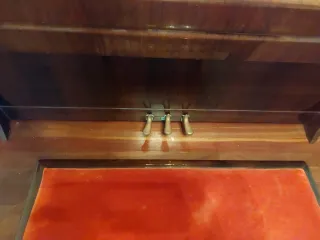 Piano Petrof