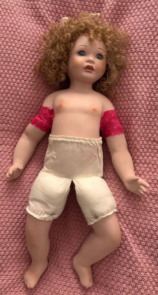 Muñeca de porcelana Fanas