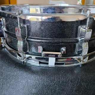 Caja Ludwig Acrolite Black Galaxy 14x5 Con estuche