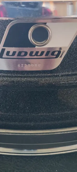 Caja Ludwig Acrolite Black Galaxy 14x5 Con estuche