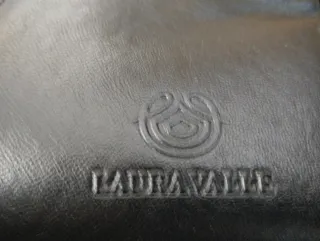 Bolso Piel Flor Negro Laura Valle