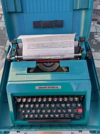 Máquina de escribir Olivetti Studio 45