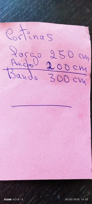Cortinas y bando rosa. Confeccionadas