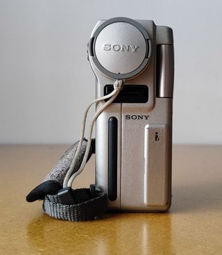 Videocámara digital Sony DCR-PC1E