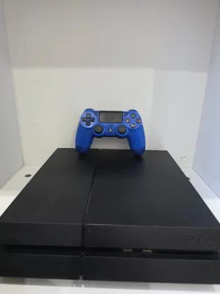 PS4 (PlayStation 4) Negra + Mando Azul