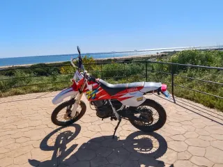 Yamaha TT600E Enduro Roja y Blanca