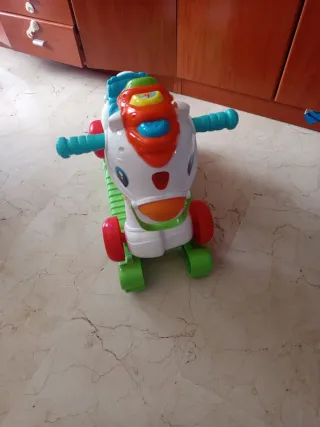 Caballito correpasillos y mecedor