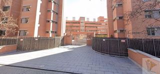 Piso en venta en Alameda de Osuna en Madrid