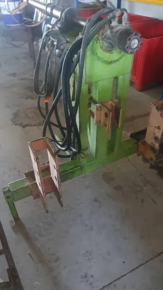 Máquina recoger gomas riego