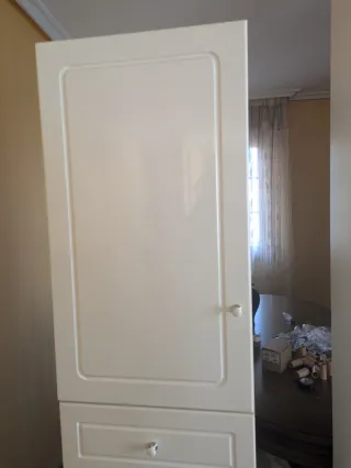 Armario de baño alto blanco