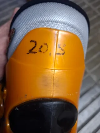 Botas de esquí naranjas