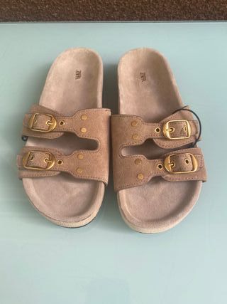 Hermosas Sandalias Zara Piel Ante Hebillas Doradas