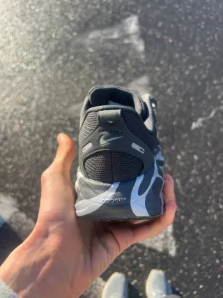Nike Vomero 18