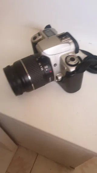 Cámara Canon EOS 300 Plata y Negra