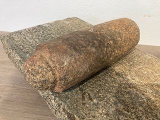 Antiguo Metate con Rasero