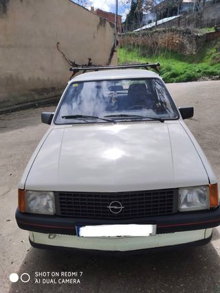 Opel Corsa TR Berlina