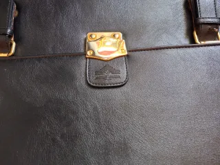 Elegante borsa in pelle Emporio Armani nero