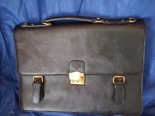 Elegante borsa in pelle Emporio Armani nero