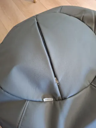 Puff Gris Cuero Sintético