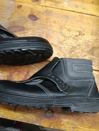 Botas de trabajo con puntera de hierro