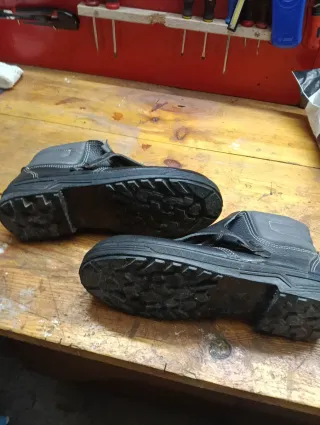 Botas de trabajo con puntera de hierro