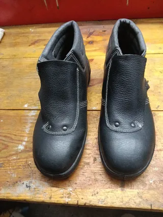 Botas de trabajo con puntera de hierro