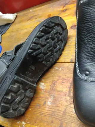 Botas de trabajo con puntera de hierro
