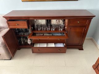 Aparador de madera maciza para salón