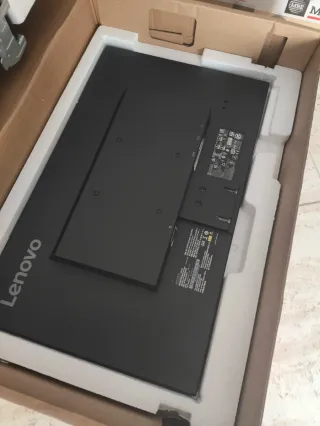 Monitor Lenovo