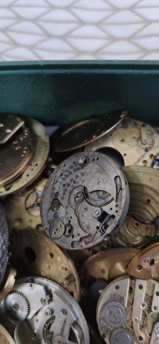 1300 grammi di Movimenti per Pezzi di Ricambio