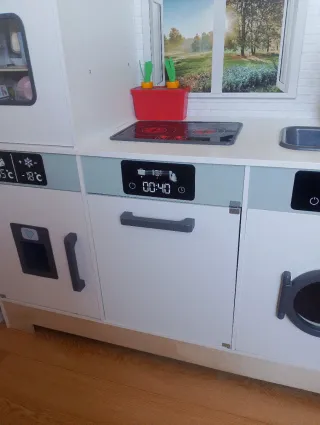 Cocina de juguete grande casi nueva