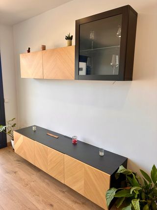 Mueble salón vitrina madera y cristal