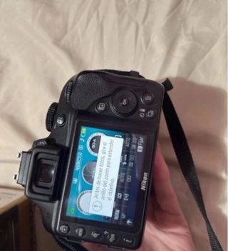 Cámara Nikon D3300 con objetivo Nikkor