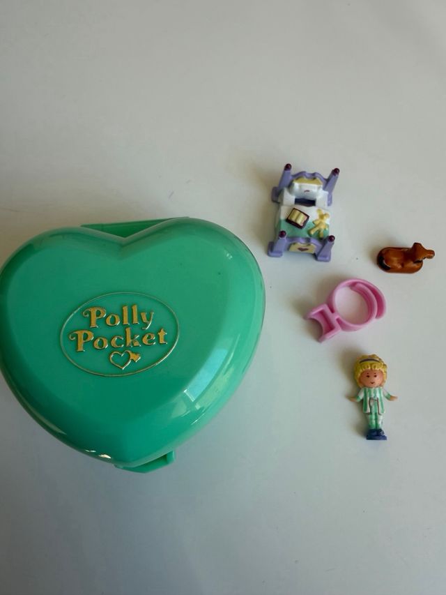 Polly Pocket polvera Corazón verde completo
