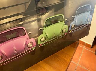 Cuadro 5 Coches Escarabajo en garaje