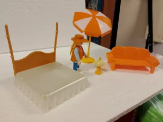 Playmobil Cama, Sofá, sombrilla y Figura