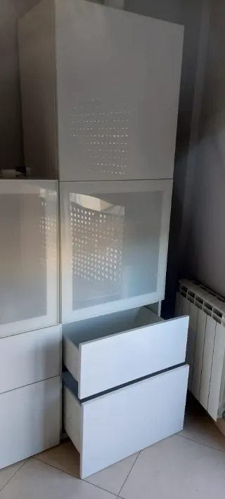 Mueble de comedor blanco brillo Ikea