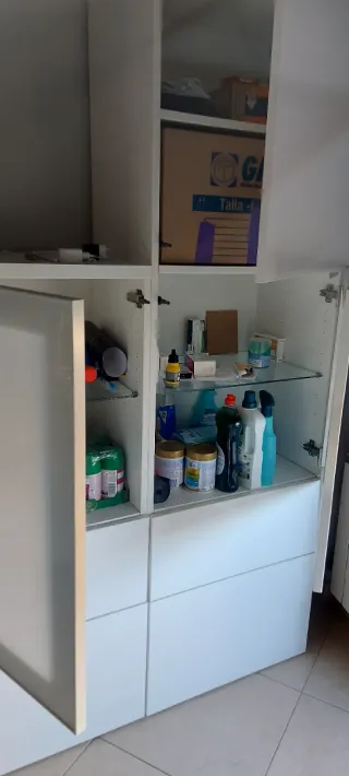 Mueble de comedor blanco brillo Ikea