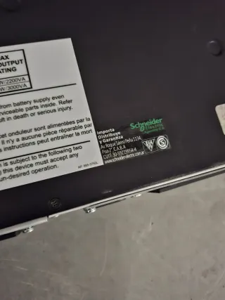 Schneider Electric SAI SMX3000RMHV2U