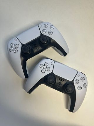 PlayStation 5 Digital PS5 + 2 manos Dualsense