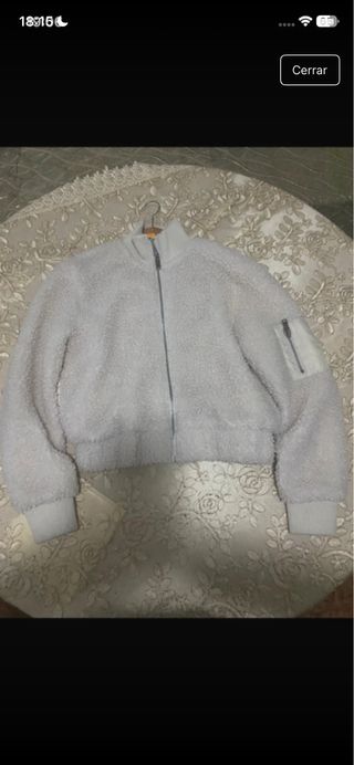 Chaqueta beige de borreguito