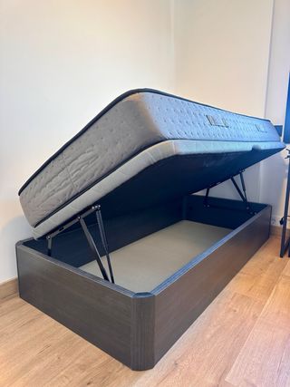 Cama canapé con colchón casi sin usar como nuevo