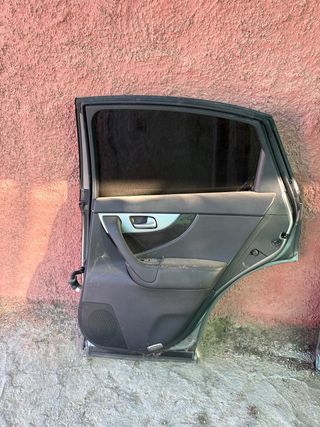 Puerta Infiniti QX70