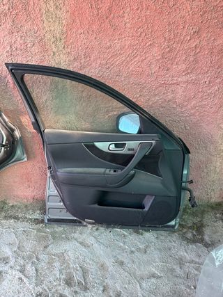 Puerta Infiniti QX70