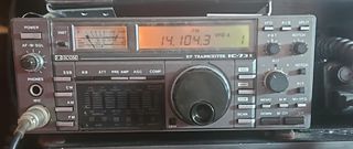 Emisora ICOM IC-731 HF Transceiver