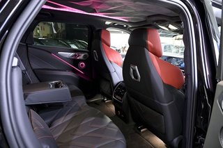BMW XM    550 kW 748 CV Label Red