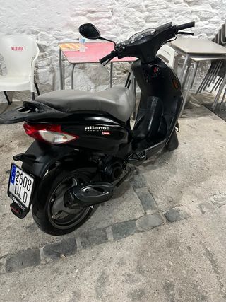 Derbi Atlantis 100cc Negra