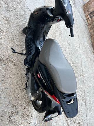 Derbi Atlantis 100cc Negra